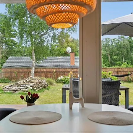 Feriehus Skønt Med Lukket Have, Tæt På Vandet Rødby