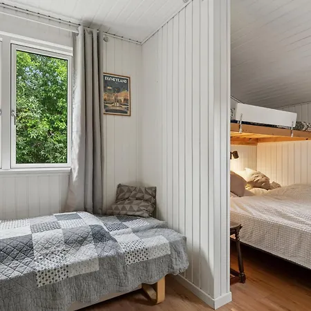 Skønt Med Lukket Have, Tæt På Vandet Rødby